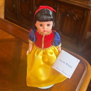 Madame Alexander Snow White